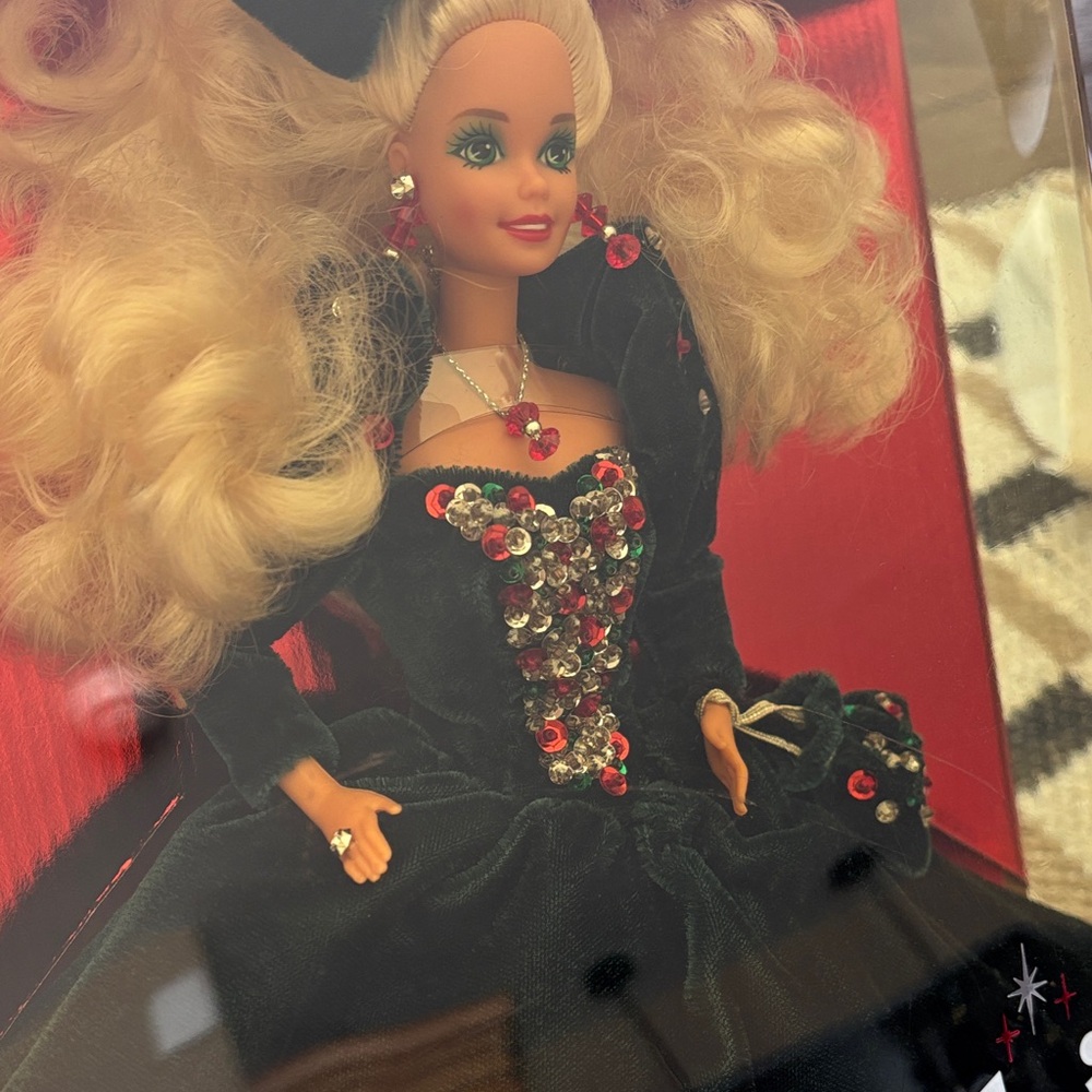 NIB 1991 Barbie Happy Holiday Special Edition Barbie - Picture 4 of 13